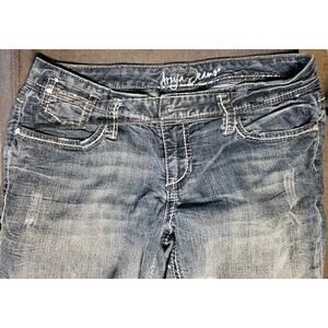 Ariya Women’s Jeans Distressed Thick Stitch Women’s /Juniors Size 7/8 Jeans